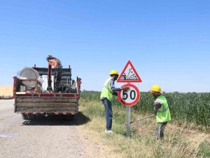 Ceylanpınar’da Trafik Levhaları Yenilendi