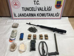Tunceli’de Patlayıcı, Mühimmat Ve Yaşam Malzemeleri Ele Geçirildi