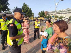 Jandarmadan Turistlere Bilgilendirici Trafik Eğitimi