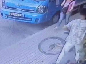 Bursa’da Küçük Çocuğun Hayalini Çalan Hırsız Kameraya Yakalandı