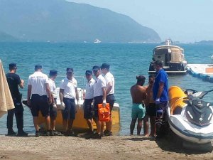 Sürat Teknesi Tekne Dolmuşa Çarptı, 1 Ölü 3 Yaralı