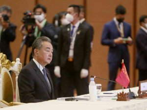 Çin Dışişleri Bakanı Wang Yi, Japon Mevkidaşıyla Görüşmesini İptal Etti