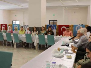 Neü, Bosna Hersekli Öğrencileri ‘Yaz Okulu’ Projesiyle Ağırlıyor