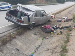 Kontrolden Çıkan Otomobil Takla Atıp Refüje Devrildi: 3’ü Çocuk 5 Yaralı