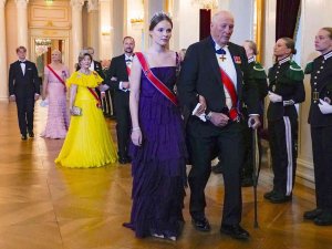 Norveç Kralı Hastaneye Kaldırıldı