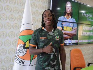 Alanyaspor, Fransız Arnaud Lusamba’yı Renklerine Bağladı