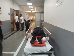 Otomobil İle Servis Minibüsü Çarpıştı: 1 Yaralı