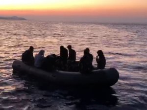 Çanakkale Açıklarında 13 Düzensiz Göçmen Kurtarıldı