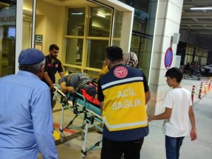 Siirt’te Odun Yüklü Kamyon Devrildi: 6 Yaralı