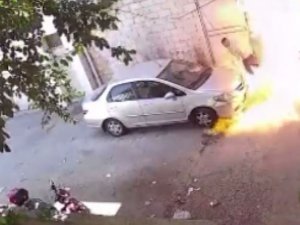 Motosikleti Kundaklarken Az Kalsın Kendini Yakıyordu