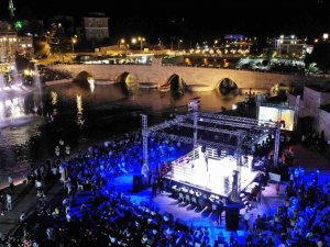 Yeşilırmak Kenarında Kick Boks Gecesine Yoğun İlgi