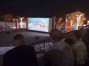 Hakkari’de ‘Kayıp Balık Memo” Filmi İzletildi