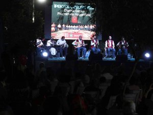 İ̇pekyolu’nda ‘Oturma Gecesi’ Geleneği Sürüyor