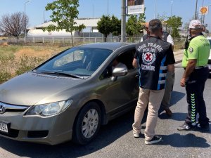 700 Liraya Çeşme’ye Götürecekti, Sivil Trafik Ekiplerine Kıskıvrak Yakalandı