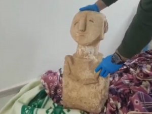 İ̇zmir’de 11 Bin 500 Yıllık Tarihi Eser Ele Geçirildi