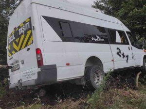 Ordu’da Fındık İşçilerini Taşıyan Minibüs Kaza Yaptı: 13 Yaralı