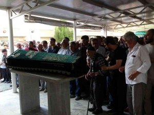 Pendik’te Bıçaklı Saldırgan, Sokak Ortasında Bıçakladığı Vatandaşı Öldürdü