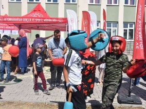 “Mutluluk Kervanı” Köy Ve Kasabaları Dolaşmaya Devam Ediyor