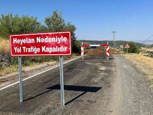 Bingöl’de Yol Heyelan Nedeniyle Ulaşıma Kapandı