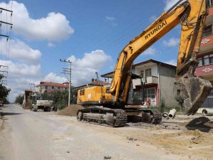 Kaynarca’nın Dev Altyapı Projesinde Çalışmalar Sürüyor