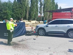 Motosikletli Gencin Hayatını Kaybettiği Kaza Kamerada