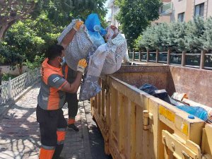 3 Kişilik Ailenin Yaşadığı Evden 4 Kamyon Çöp Çıktı
