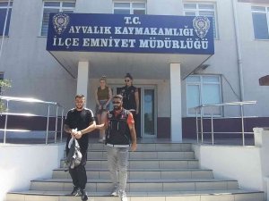 Uyuşturucu Satıcısı Nişanlı Çift, Ayvalık Polisinden Kaçamadı