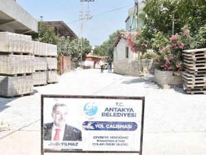 Antakya Belediyesi Yol Çalışmaları Sürüyor