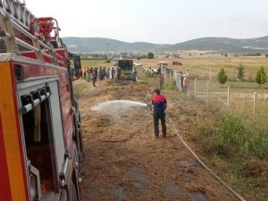 Saman Yüklü Kamyonet Kül Oldu