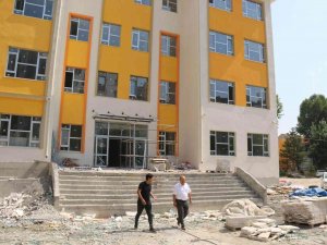 Müdür Başyiğit, Okullarda İncelemelerde Bulundu