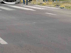 Kavşakta Trafik Kazası: 1 Yaralı