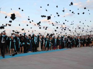 Niğde Ömer Halisdemir Üniversitesi Mezuniyet Töreni Yapıldı