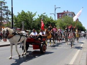 Gardaşlık Yürüyüşü Renkli Görüntülere Sahne Oldu