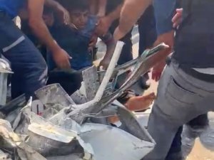 Hurdaya Dönen Araçtan Yaralı Kurtuldu