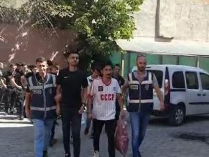 Konya Polisinden Aranan Şahıslara Operasyon: 65 Kişi Yakalandı