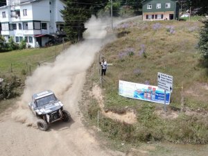 Karadeniz Yaylalarının Zorlu Ve Sisli Coğrafyasında Off-road Yarışları Nefes Kesti