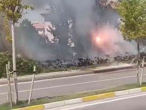 Elektrik Direğindeki Kablolar Havai Fişek Gibi Patladı