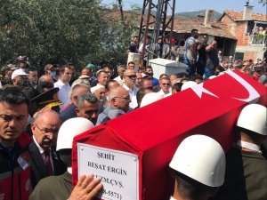 Manisalı Şehit Reşat Ergin, Gözyaşlarıyla Son Yolculuğuna Uğurladı