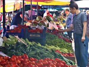 Pazarda Fiyatlar Dip Yaptı: Karpuz 1,5, Şeftali-salatalık 5 Lira