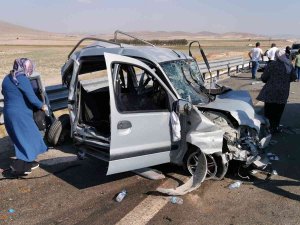 Aksaray’da Tır Düğün Konvoyuna Çarptı: 3’ü Ağır 8 Yaralı
