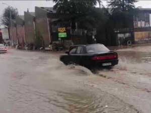 Eskişehir’de Sağanak Yağış Etkili Oldu
