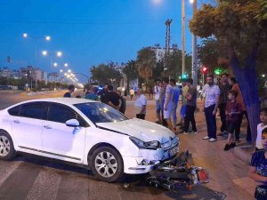Otomobil İle Motosiklet Çarpıştı: 1 Yaralı