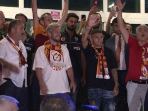Dries Mertens Ve Lucas Torreira İ̇stanbul’a Geldi