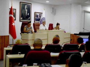 Seyhan’da Eğitim Yardımı Artırıldı