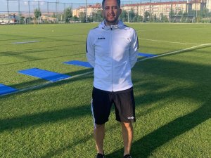Es Elazığspor Teknik Direktörü Çelik: "Her Geçen Gün Daha İyiye Gidiyoruz"