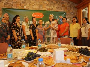 Seferihisarlı Kadınlar "Biz De Varız" Dedi