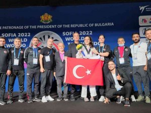 Sude Yaren Uzunçavdar Dünya Şampiyonu
