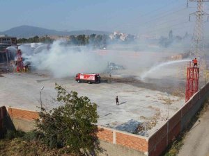 Kağıt Fabrikasında Korkutan Yangın
