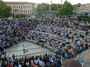 Sazını Alan Meydana Çıktı, Müzik Şöleni Yaşandı