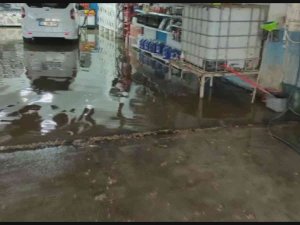 Sandıklı’da Sağanak Yağış Sonrası Çok Sayıda İş Yerini Su Bastı